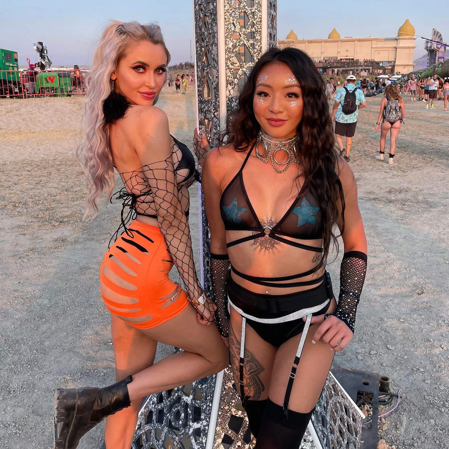 rave babes