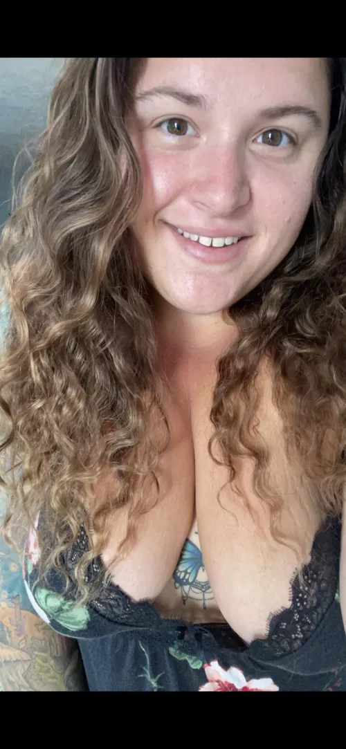 rise and shine , wouldn’t you like to wake up next to this sexy bbw !