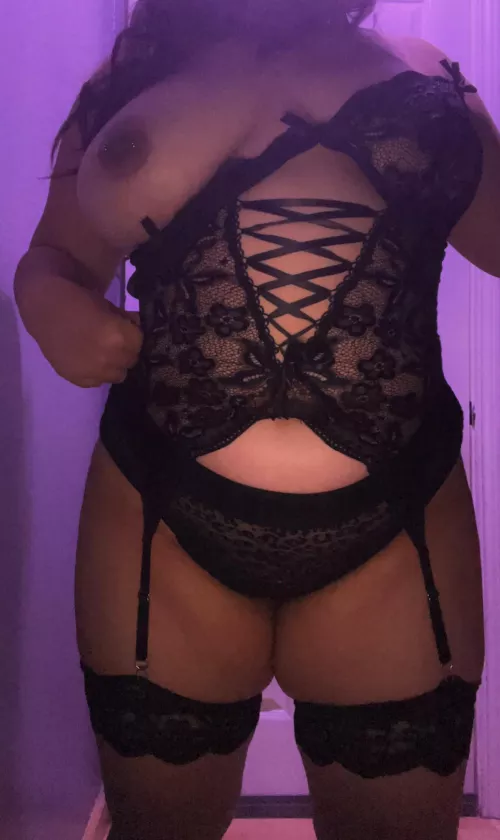 time to wreak havoc w my thick ass thighs 😝