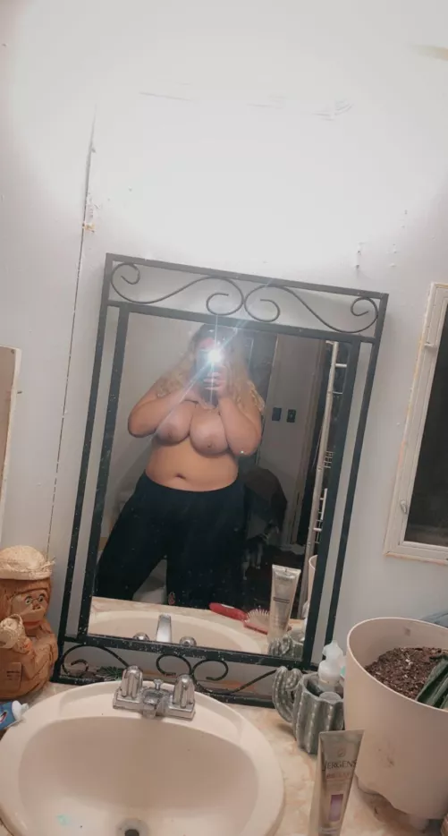 Two days till my birthdayyy. Better get to shoppin’