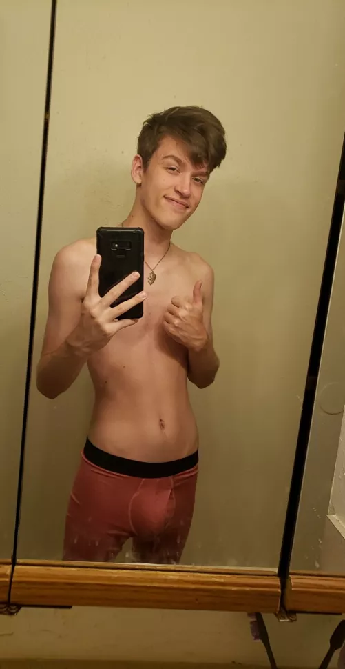 What do you think of my bulge? Should I post one hard?