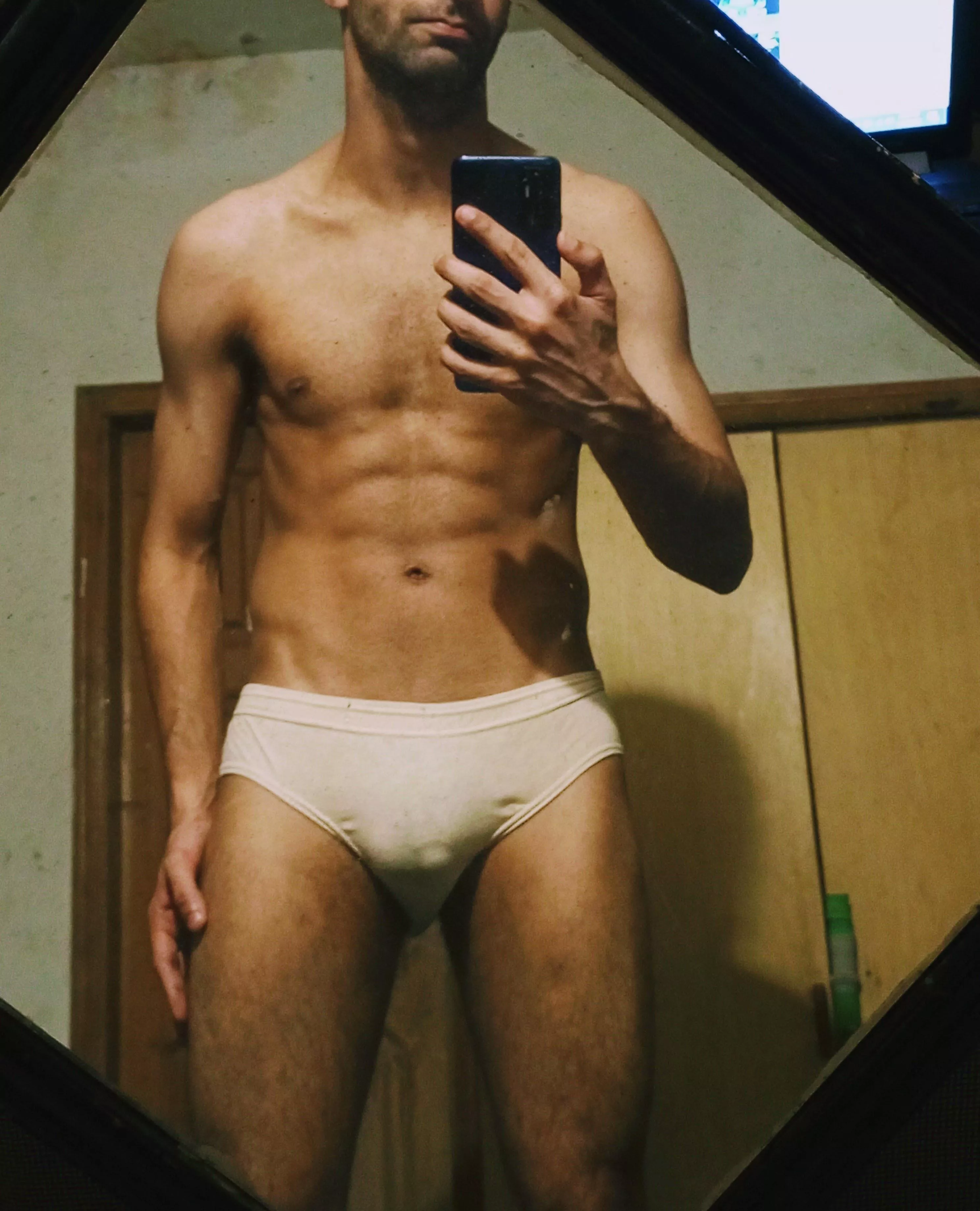 24 M. DM me with your pictures in briefs! 😁