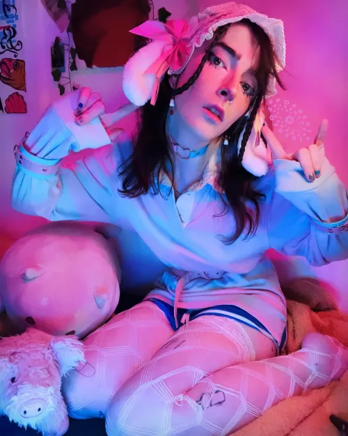 anyone wanna cuddle? 🥺