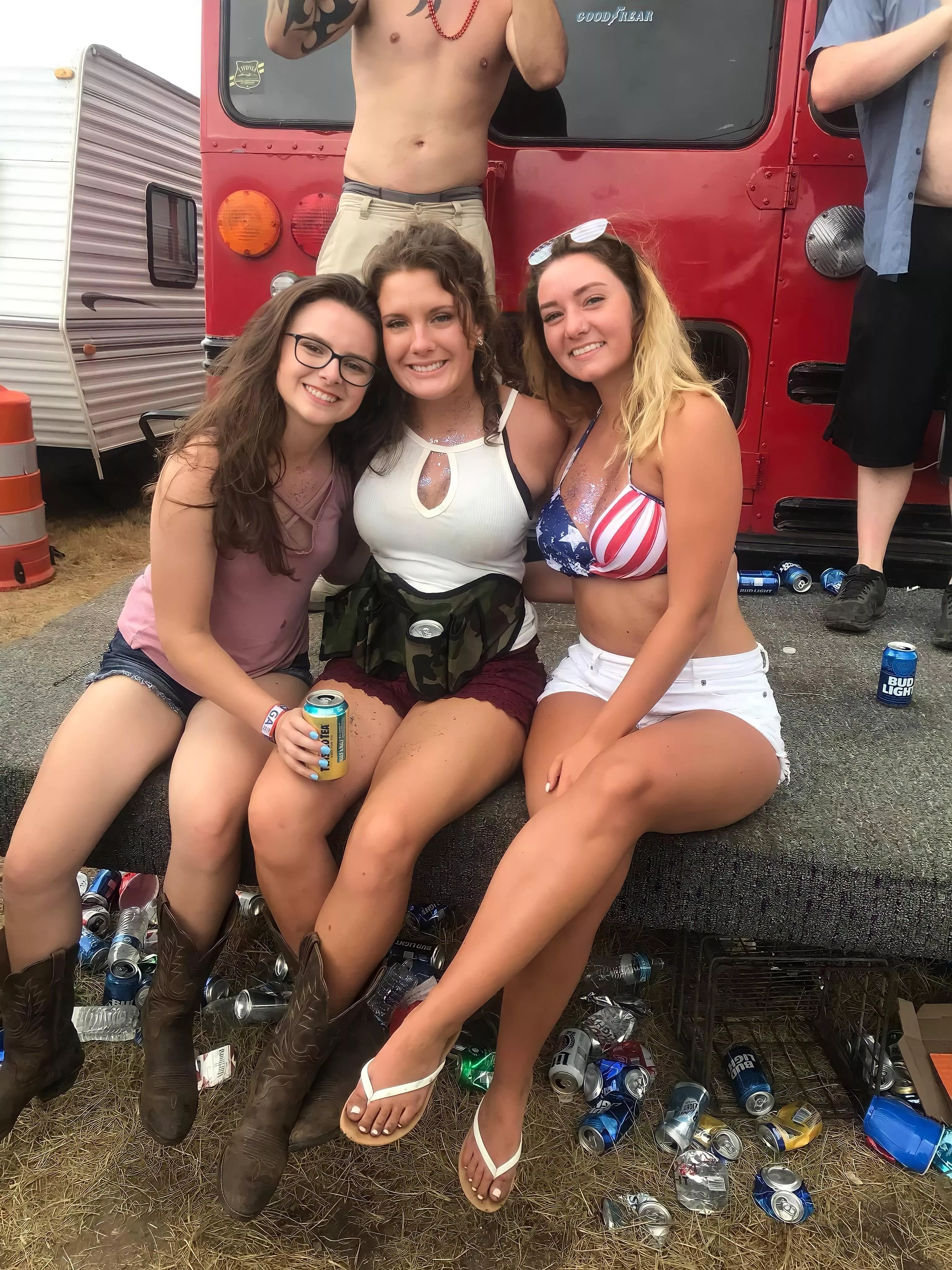 Cowgirls [3]