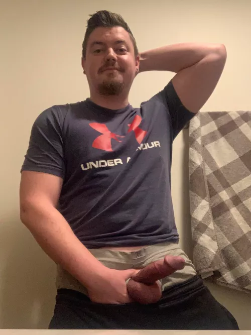 Cum say hi if you think you can drain my heavy balls ;)