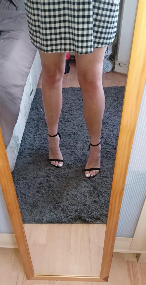 Do you like my new dress, love the feeling of silky smooth legs 😍