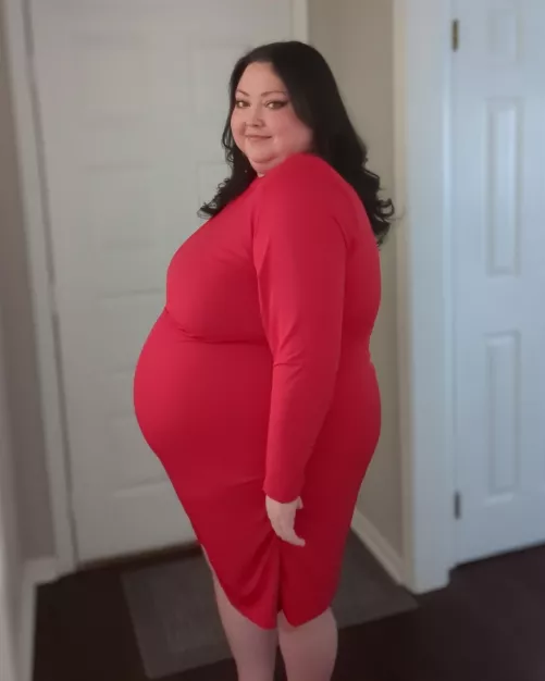 got asked if I was pregnant 3 times while out on the town last night 🤣 nope, just ate enough Greek food for 3 people lol