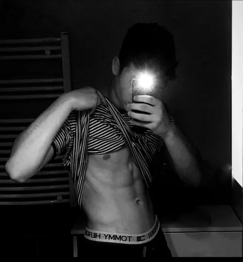 Hello! I started my OF page today💙👑 the first 10 people can sign up for me for free😘. You find my link in the comment⬇️