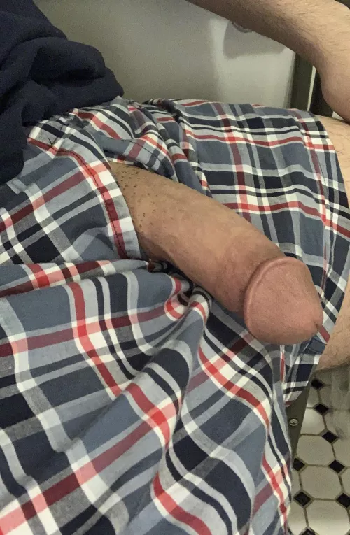 Make this softie hard for me. Dm me. 😏😏