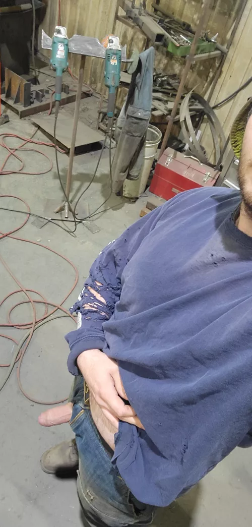 only a few more hours then I am on vacation (m)