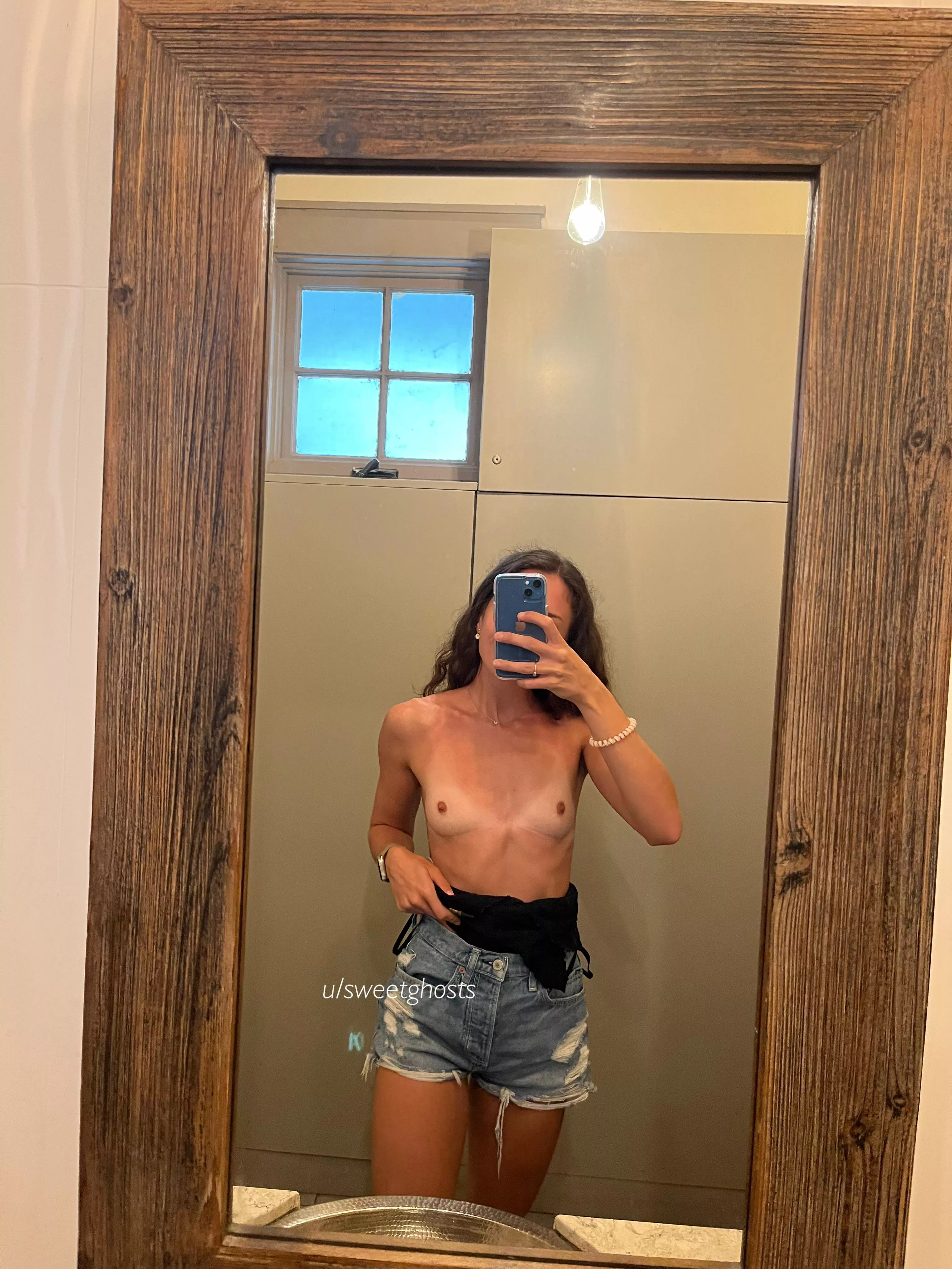 public restroom nudes 🥰