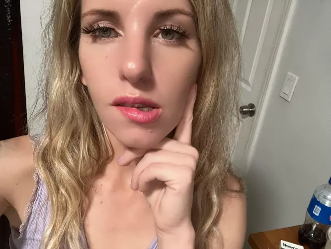 When I’m feeling kinky I bite my lip