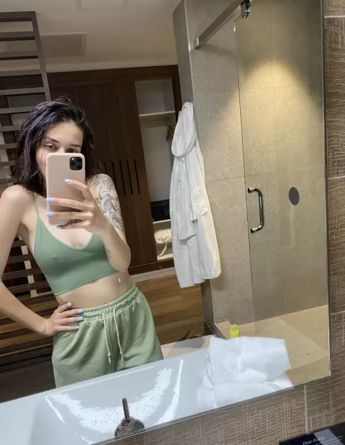 would I catch your eyes if you saw me like this?😸