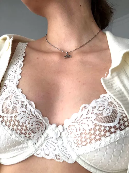 Would you fuck my ass on the first date?😊