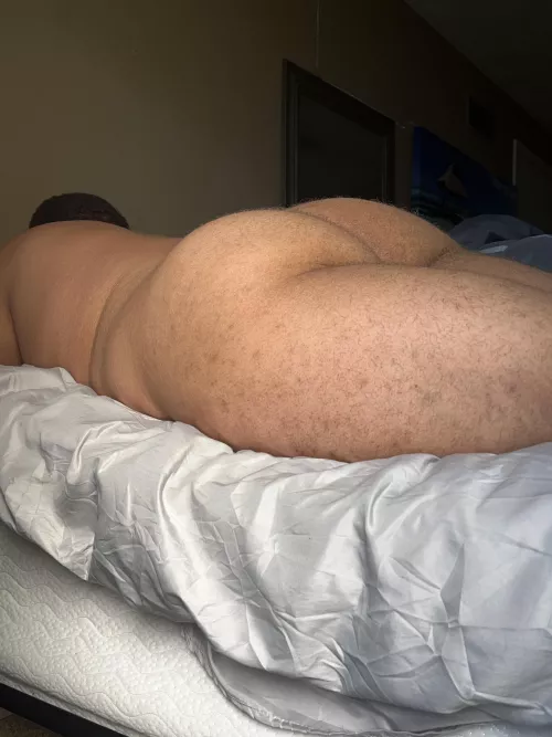 |22| It’s so soft, come lay on it.