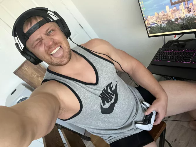 Don’t rate my setup I just moved 😅