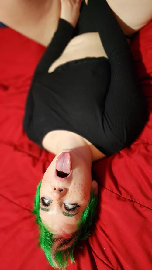 Hey! Wanna fuck my face? 😋