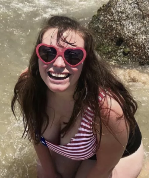 I'm a teacher who can't help but crave your cum