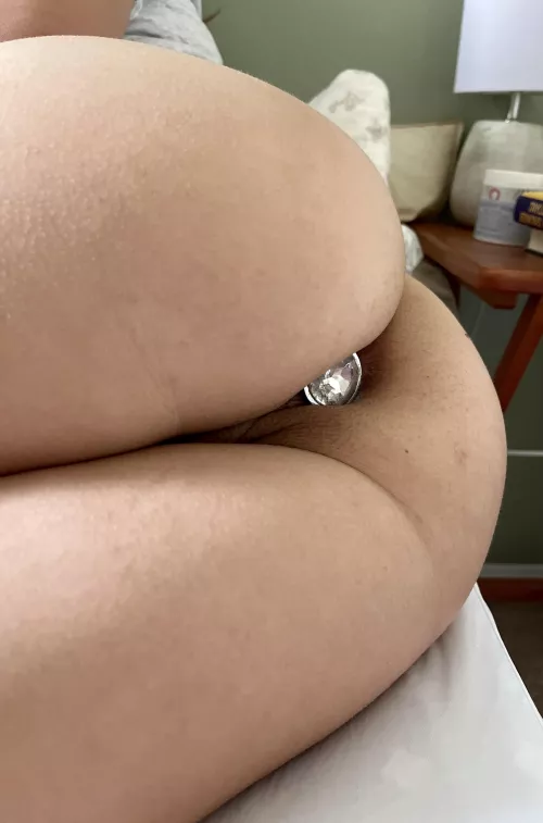 My pussy gets jealous when my asshole gets all the attention [f]