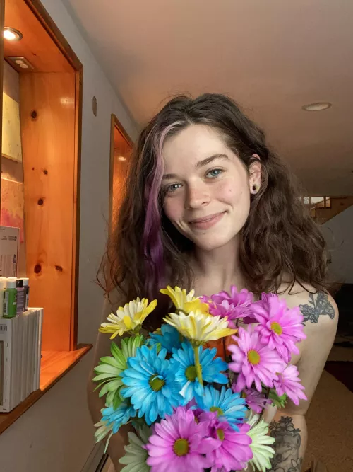 These flowers cover me up nice 🤤 link in bio 🥰🥰