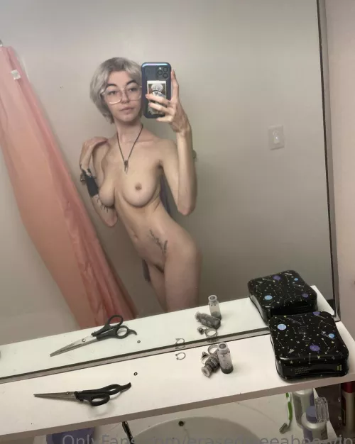 Toned my hair now what color should I do and what style of dye job😈