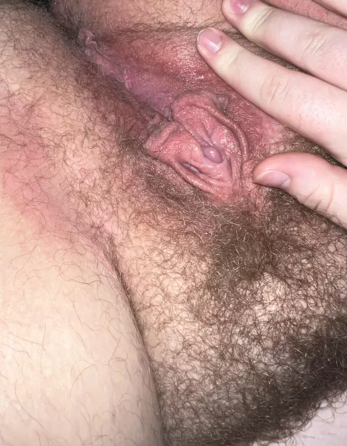 woke up horny and ready for you to make a mess out of me