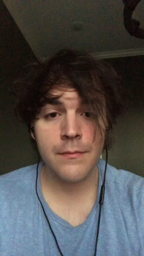 28, need a cute eboy to play league or dbd with