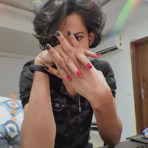 boy with pretty nails 💅