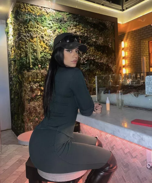 Gilla och skriv dm ifall ni vill se mig naken😘