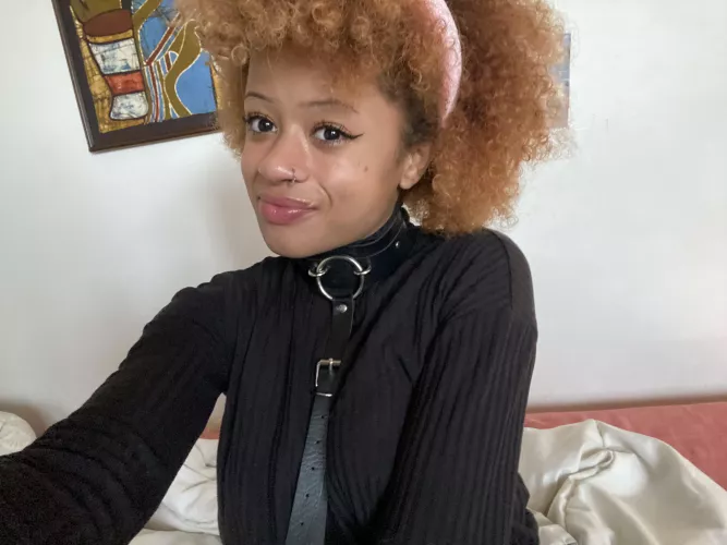 Happy Friday babes! Is it turtleneck season yet?