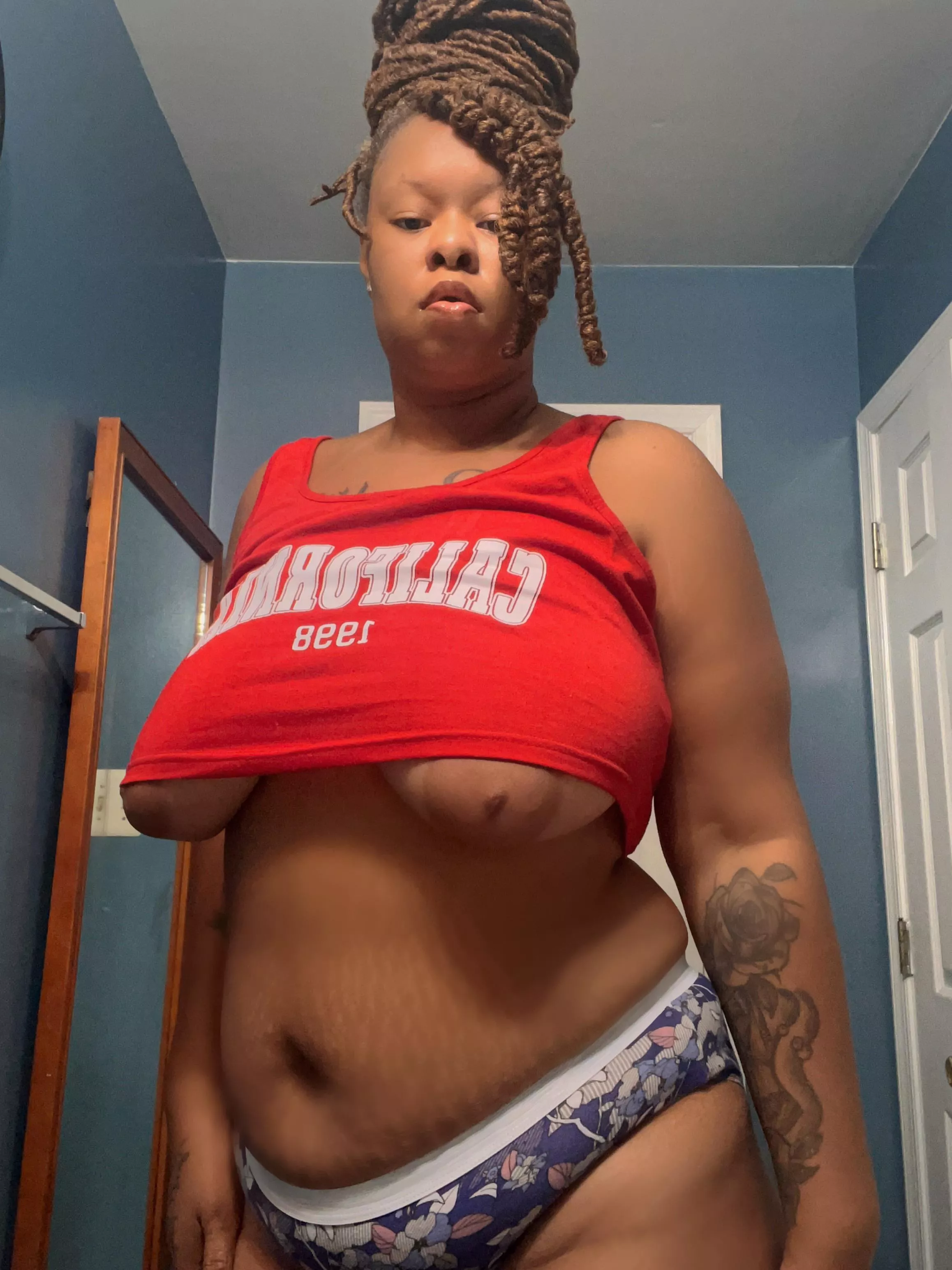 I can never keep them in my shirt 🥹😮‍💨