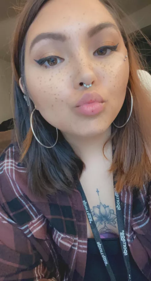 I want to be your next girlfriend! Find me at onlyfans.com/nalinasworld