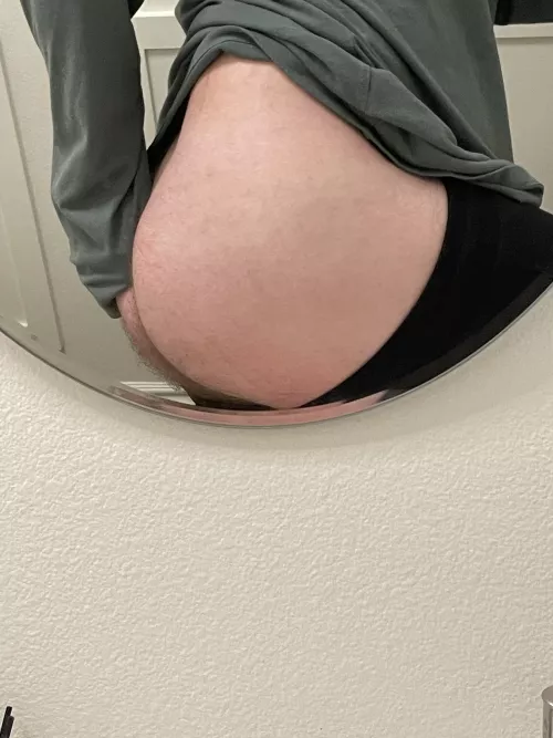 I want to bounce on a cock ugh