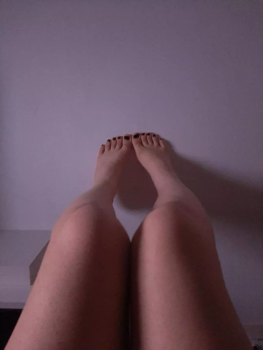 just my femboy feet... like?