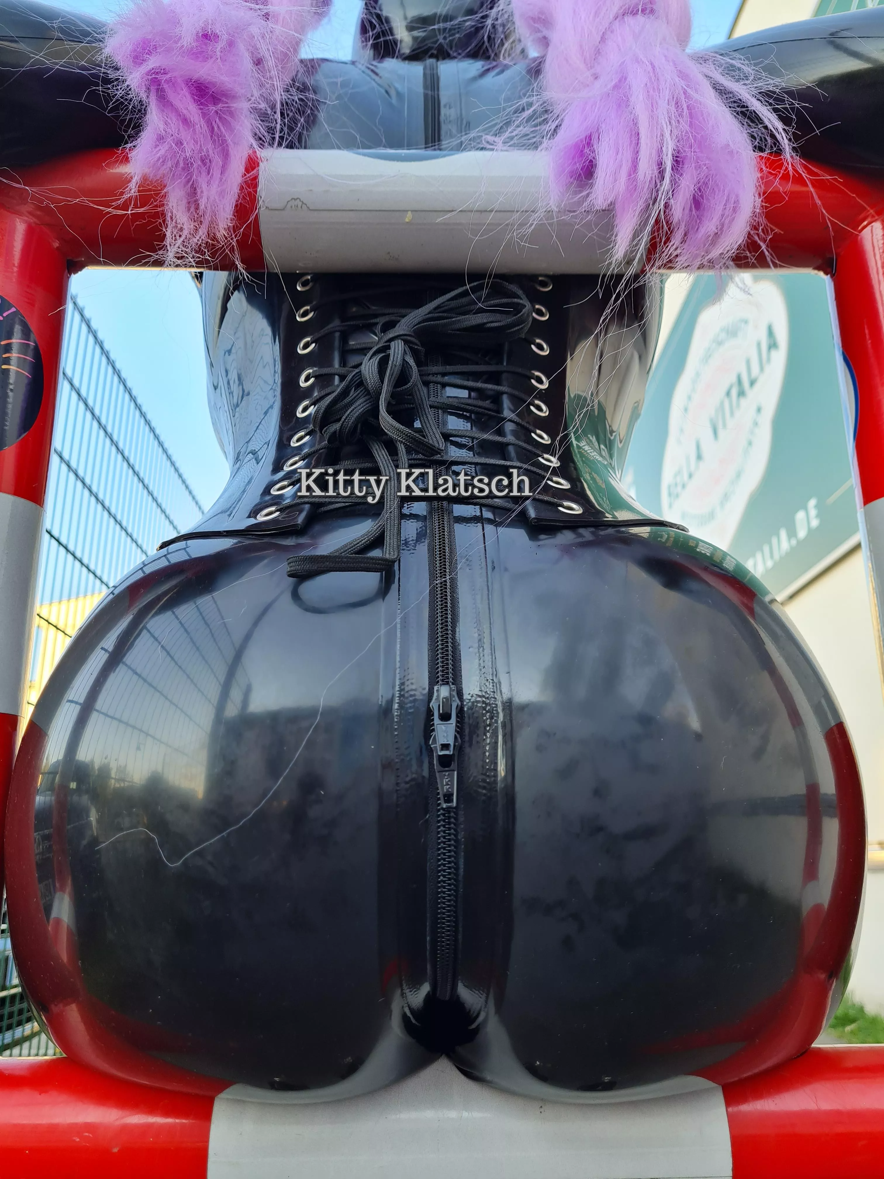 Kiss my Rubberass!