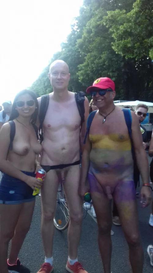 Nude in public at Pride Berlin, picture taken by her boyfriend 😎