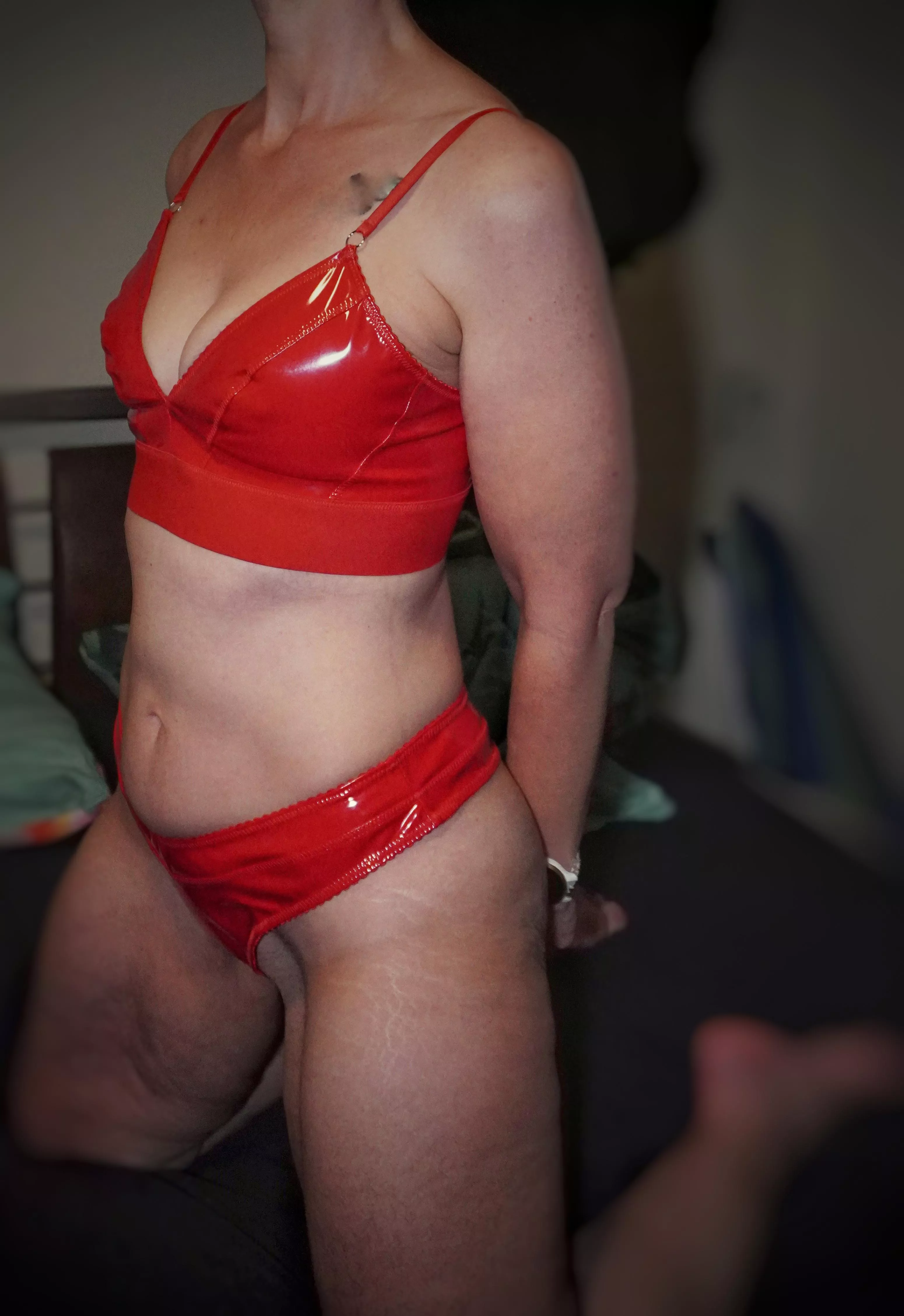Red and shiny🤤