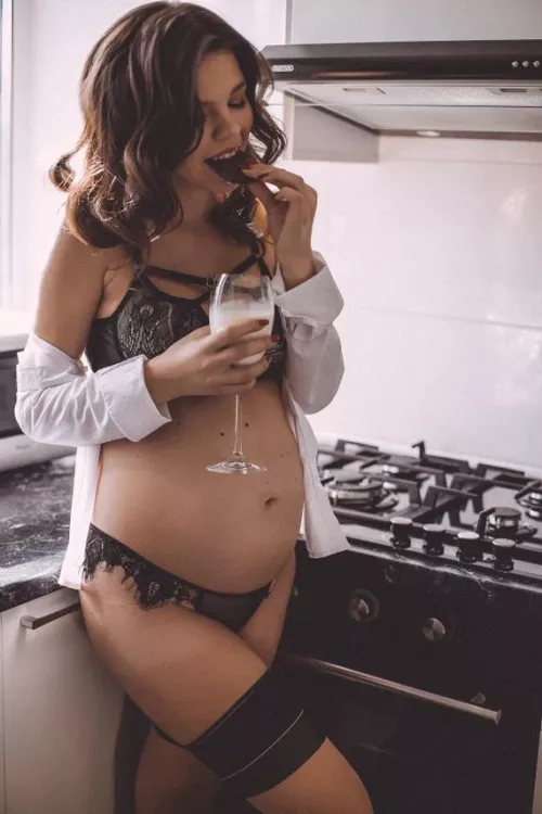 ROLEPLAY: Wife loves having a black baby rest inside her!