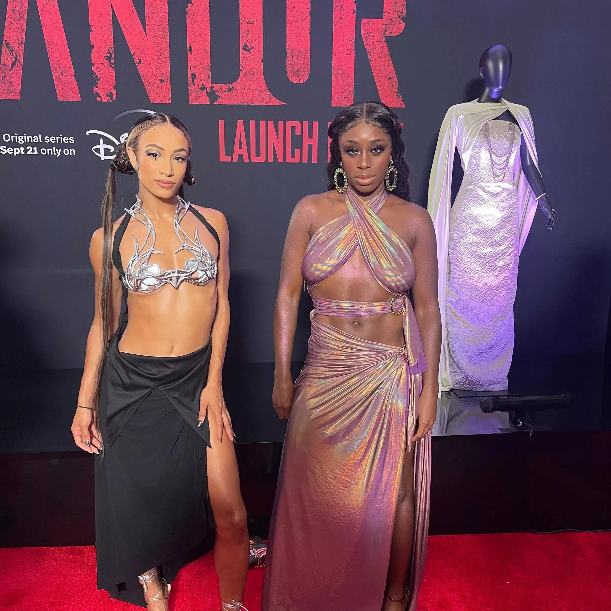 Sasha & Naomi