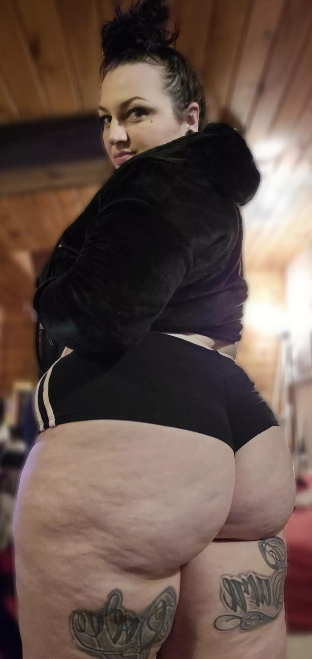 thick thighs☺️