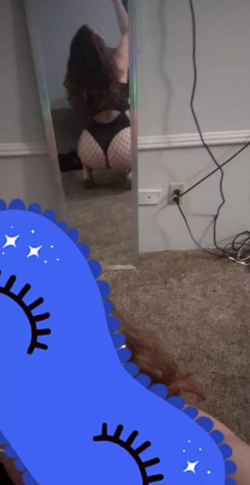 Do you like big tiddy alt gf ass in fishnets? 🤔