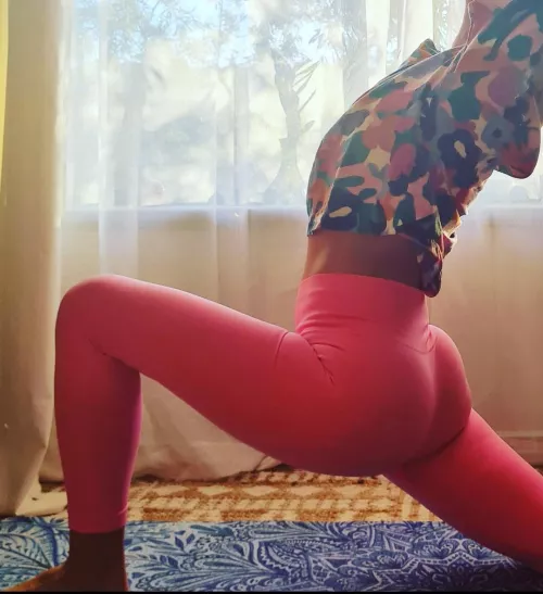 do you like my 🍑 in this pose?