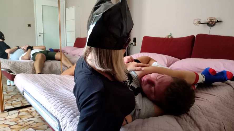 Hi Subs 🥰 A lot of people ask me for harder squeeze and even K.O. 🥵 Here you can find my answer: NEW VIDEO: 