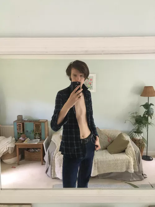 I’m looking for a master or masters to cum own me and give me their old hoods for me to use (doesn’t have to be clean 😏) I hope my dms are flooded by the time I get back Arf!