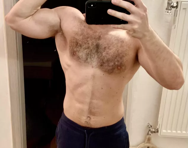 (M) I like it when guys are looking at me in the locker room