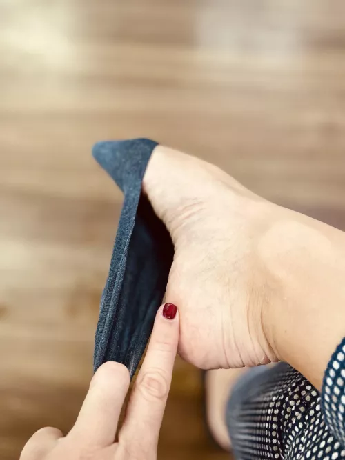 Playing with my invisible sock 🥰 wanna join?