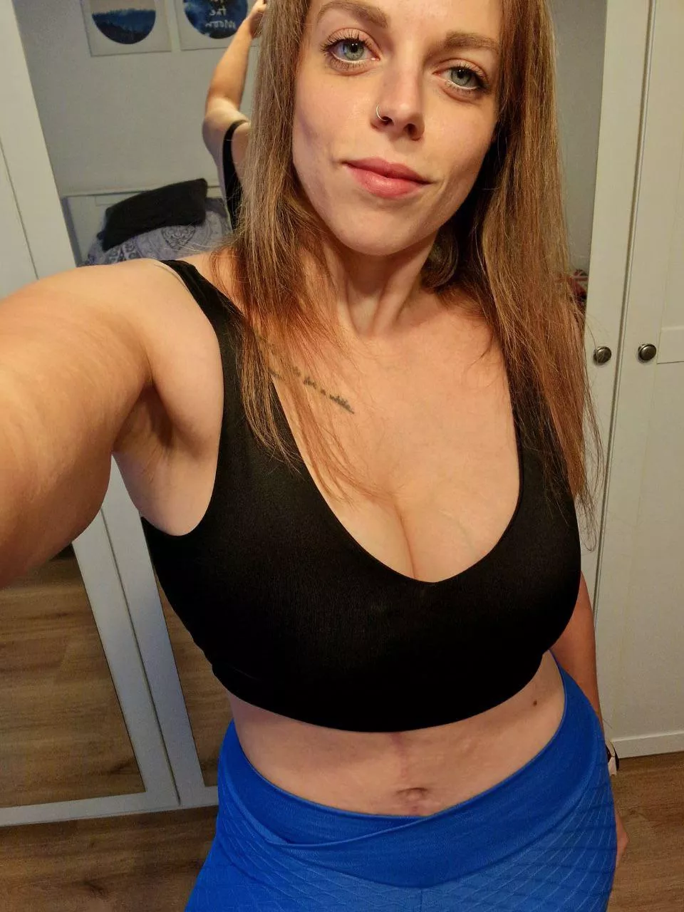 Sportsteacher, 1 kid and single… Still hot?