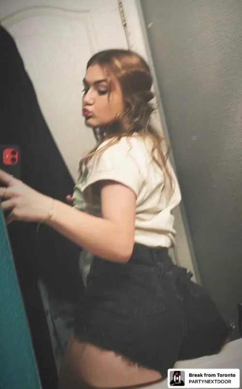 Trading my gf, dm with sample of interested (no face)