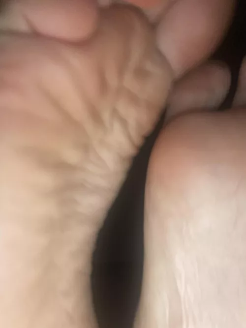 WHO WANTS TO SMELL THESE STINKY SOLES 😏😏 (SHOT THIS ONE AT NIGHT🌚🌚)