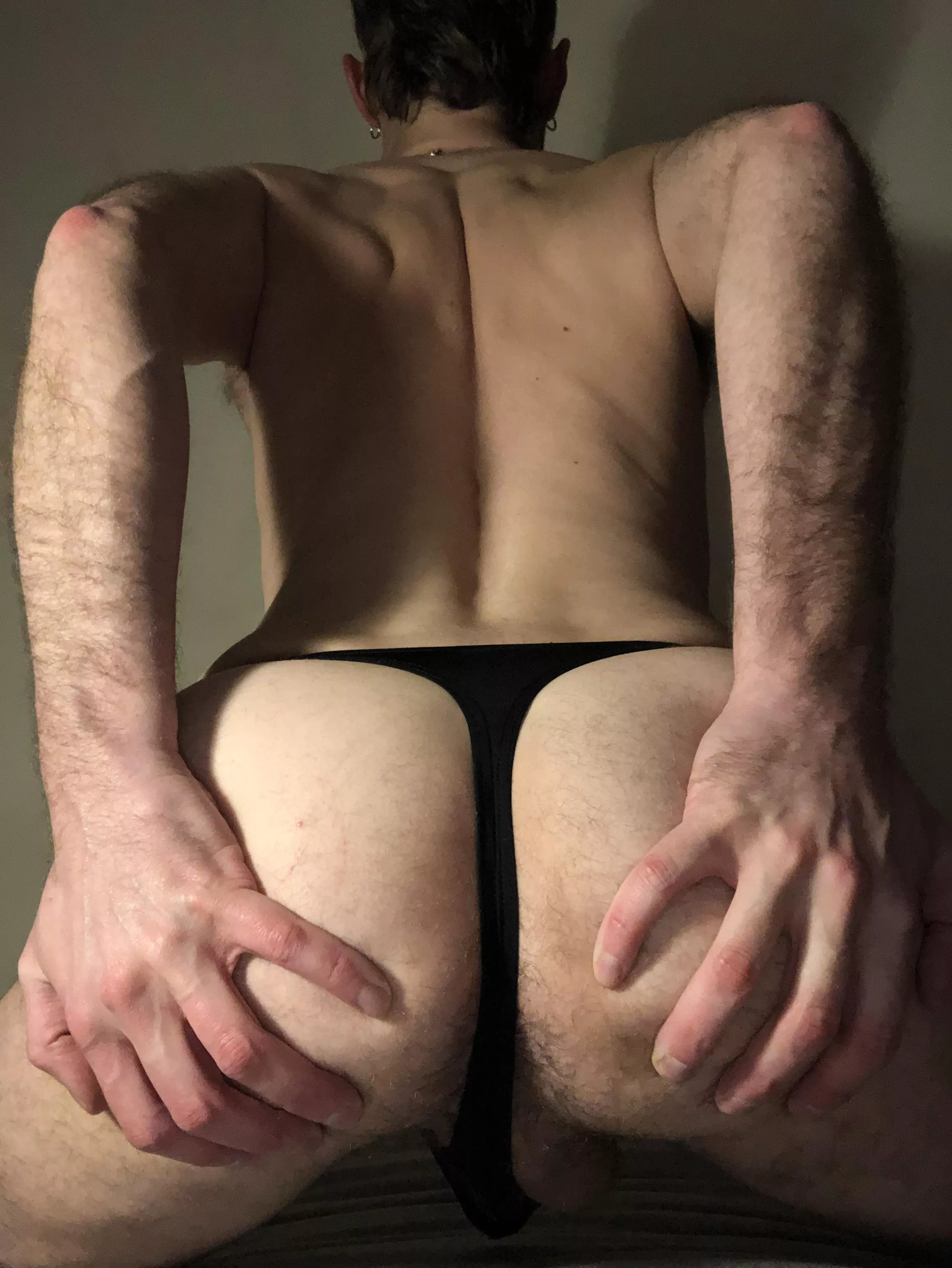 😈